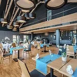 Regatta Restauracja 호텔 포즈난