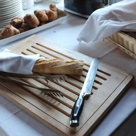 Regatta Restauracja Готель Познань