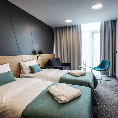 Regatta Restauracja 4* ポズナン