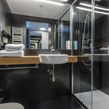 Regatta Restauracja 4*