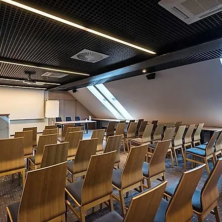 Regatta Restauracja 4* פוזנן