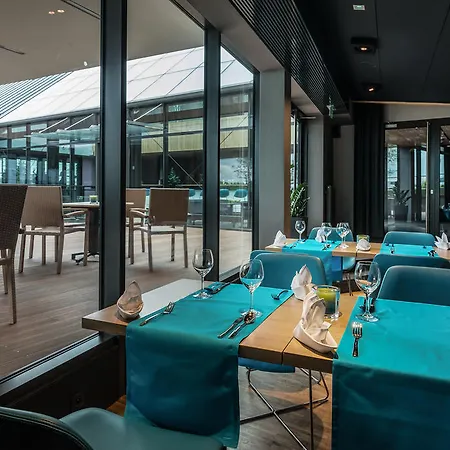 מלון Regatta Restauracja 4*
