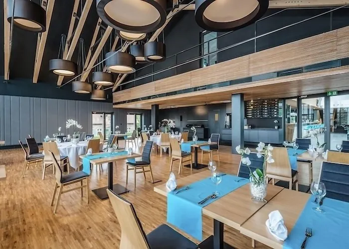 Regatta Restauracja 酒店 波兹南