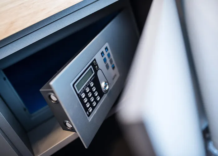 فندق Regatta Restauracja بوزنان